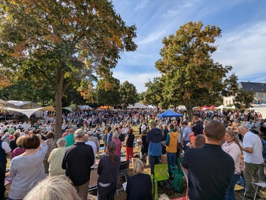 Titelbild: Bistumswallfahrt: Pilger der Hoffnung