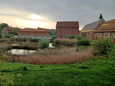 Titelbild: Auf den Spuren der Heiligen Mechthild – Spirituelle Bildungsreise zum 25-jährigen Jubiläum der St. Mechthild-Grundschule