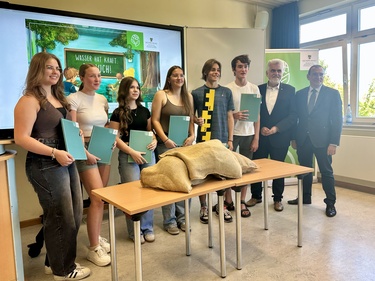 Titelbild: Norbertusgymnasium eröffnet als erste Schule den Wettbewerb „Wasser hat Kraft. Du auch!“