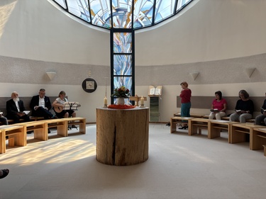 Titelbild: Auftakt ins neue Schuljahr: Gemeinsam mit Hoffnung nach vorn